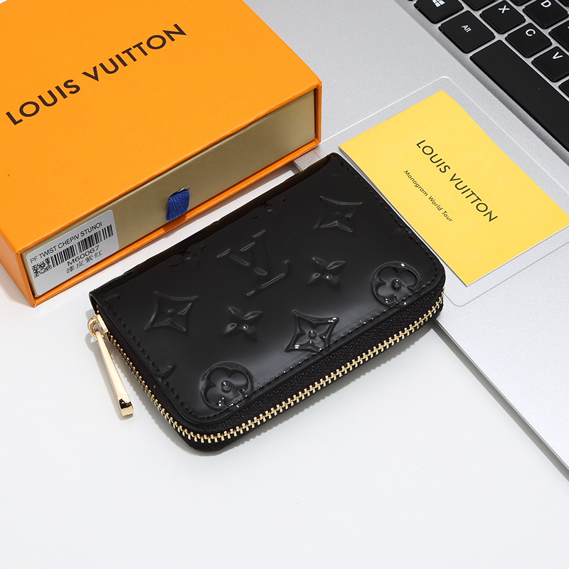 ルイヴィトン（LOUIS VUITTON） 長財布 モノグラム クラシックなデザイン 上質なレザー 上品で高級感のある逸品です - 画像 8