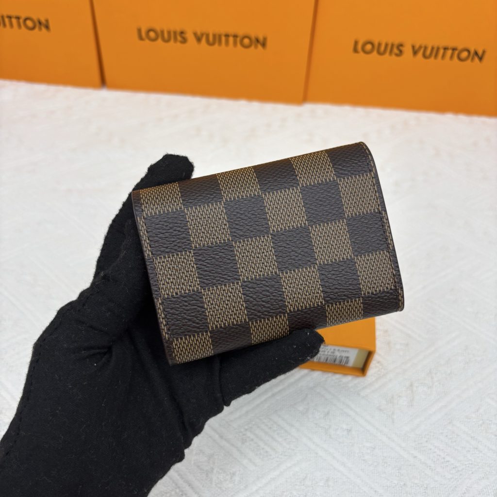 ルイ・ヴィトン モノグラムキャンバス 上品で収納力抜群の長財布 ビジネスやギフトに最適 - 画像 2