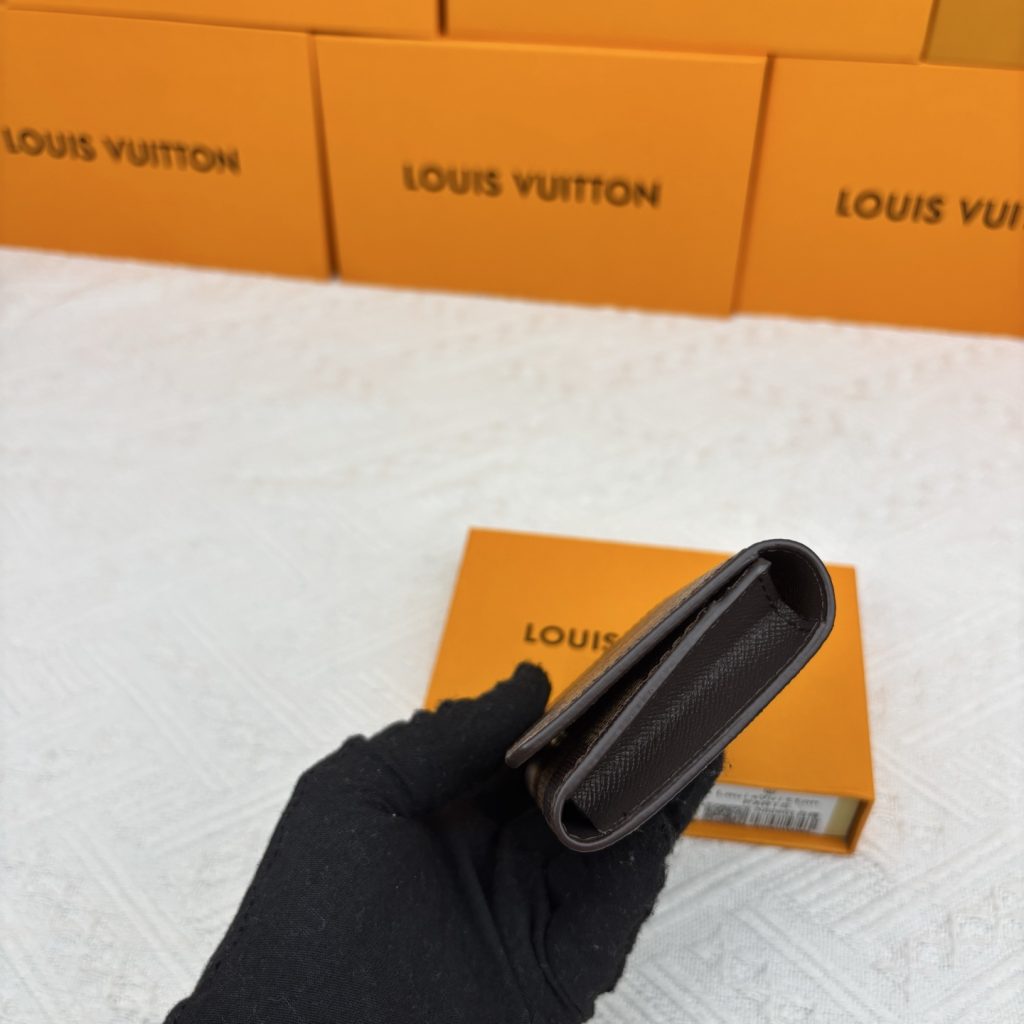 ルイ・ヴィトン モノグラムキャンバス 上品で収納力抜群の長財布 ビジネスやギフトに最適 - 画像 3