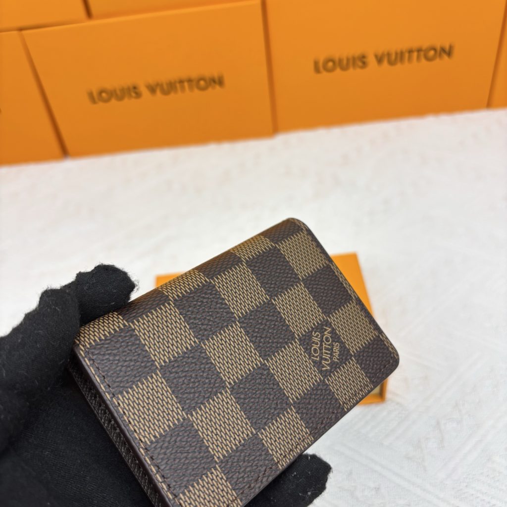 ルイ・ヴィトン モノグラムキャンバス 上品で収納力抜群の長財布 ビジネスやギフトに最適 - 画像 4