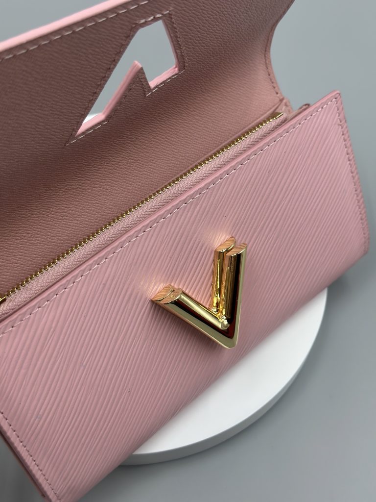 ルイ・ヴィトン モノグラムキャンバス 上品で収納力抜群の長財布 ビジネスから普段使いまで - 画像 8