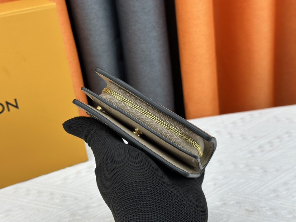 ルイ・ヴィトン モノグラムキャンバス 上品な長財布 レディース ギフトにも最適な定番モデル - 画像 4
