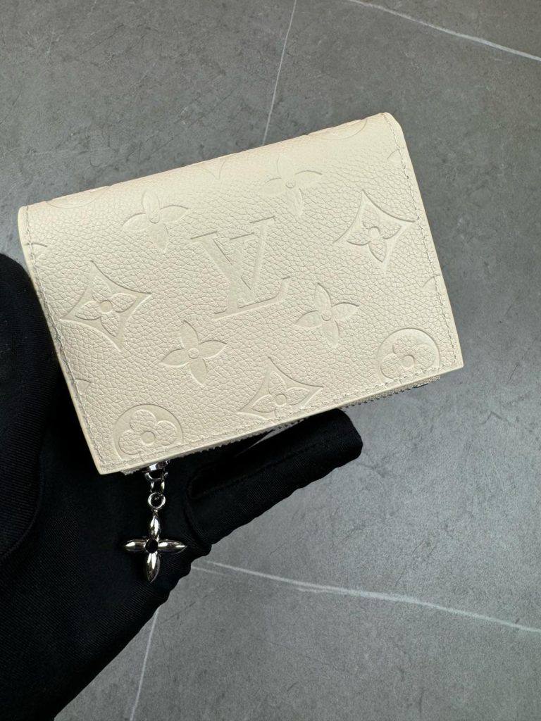 ルイ・ヴィトン モノグラムキャンバス 上品な長財布 レディースへのギフトに最適な定番モデル - 画像 2