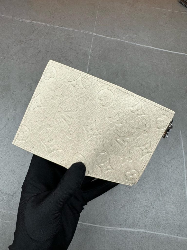 ルイ・ヴィトン モノグラムキャンバス 上品な長財布 レディースへのギフトに最適な定番モデル - 画像 3