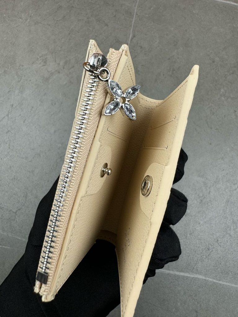 ルイ・ヴィトン モノグラムキャンバス 上品な長財布 レディースへのギフトに最適な定番モデル - 画像 7