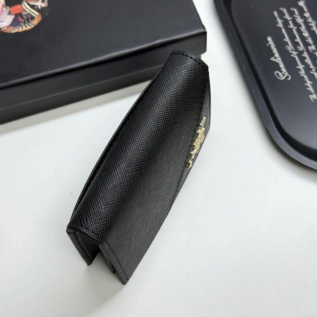 プラダ モノグラムキャンバス 上品な長財布 レディース ギフトにも最適な洗練デザイン - 画像 5
