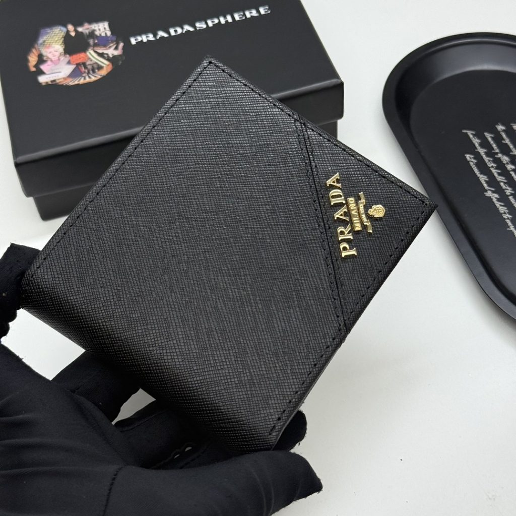 プラダ モノグラムキャンバス 上品で使いやすい長財布 レディースに人気の定番モデル - 画像 3