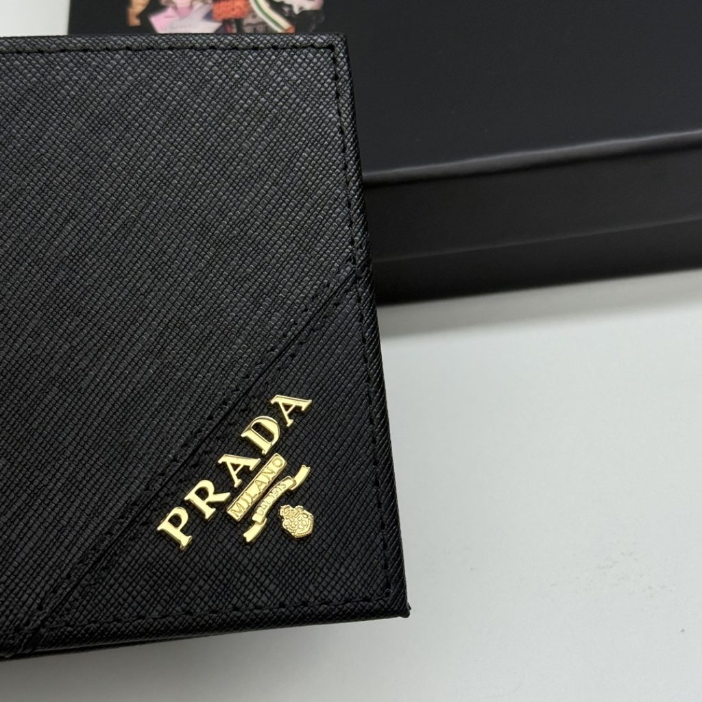 プラダ モノグラムキャンバス 上品で使いやすい長財布 レディースに人気の定番モデル - 画像 5