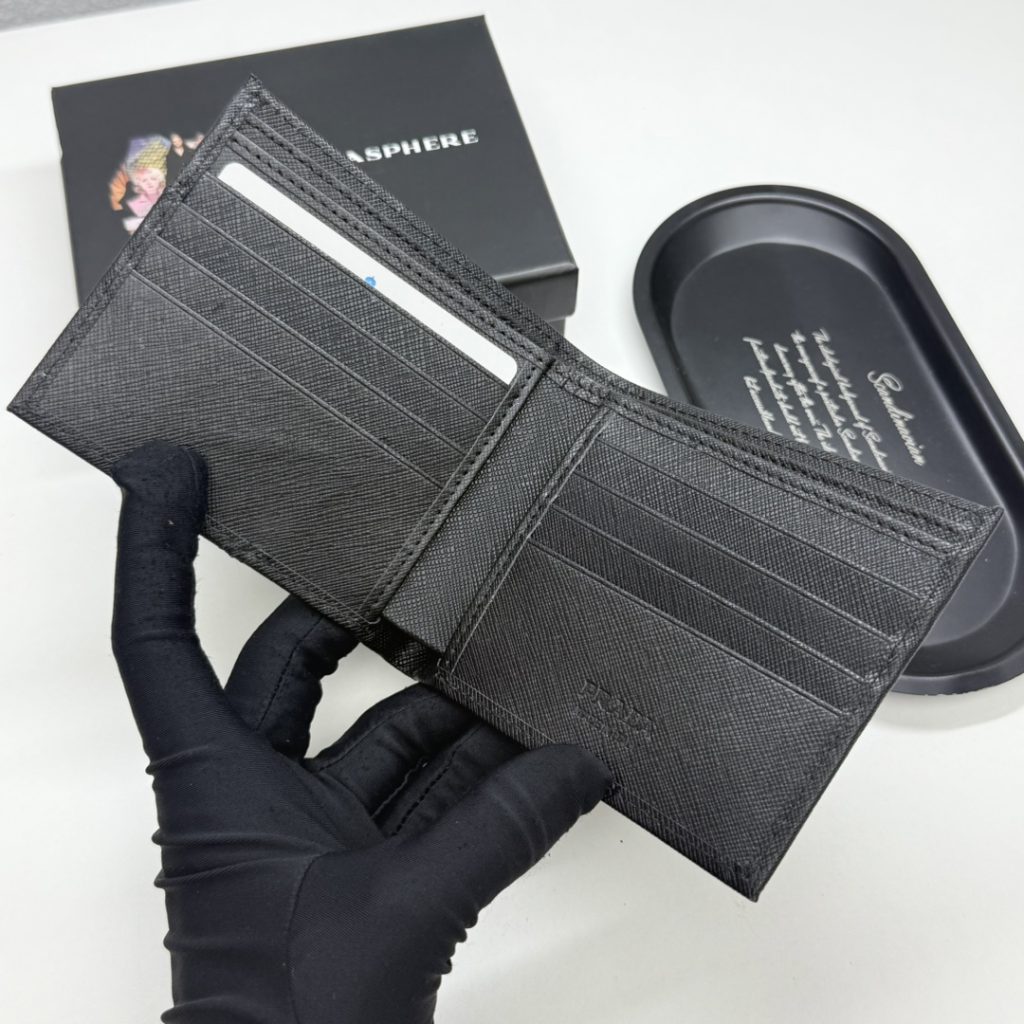 プラダ モノグラムキャンバス 上品で使いやすい長財布 レディースに人気の定番モデル - 画像 7