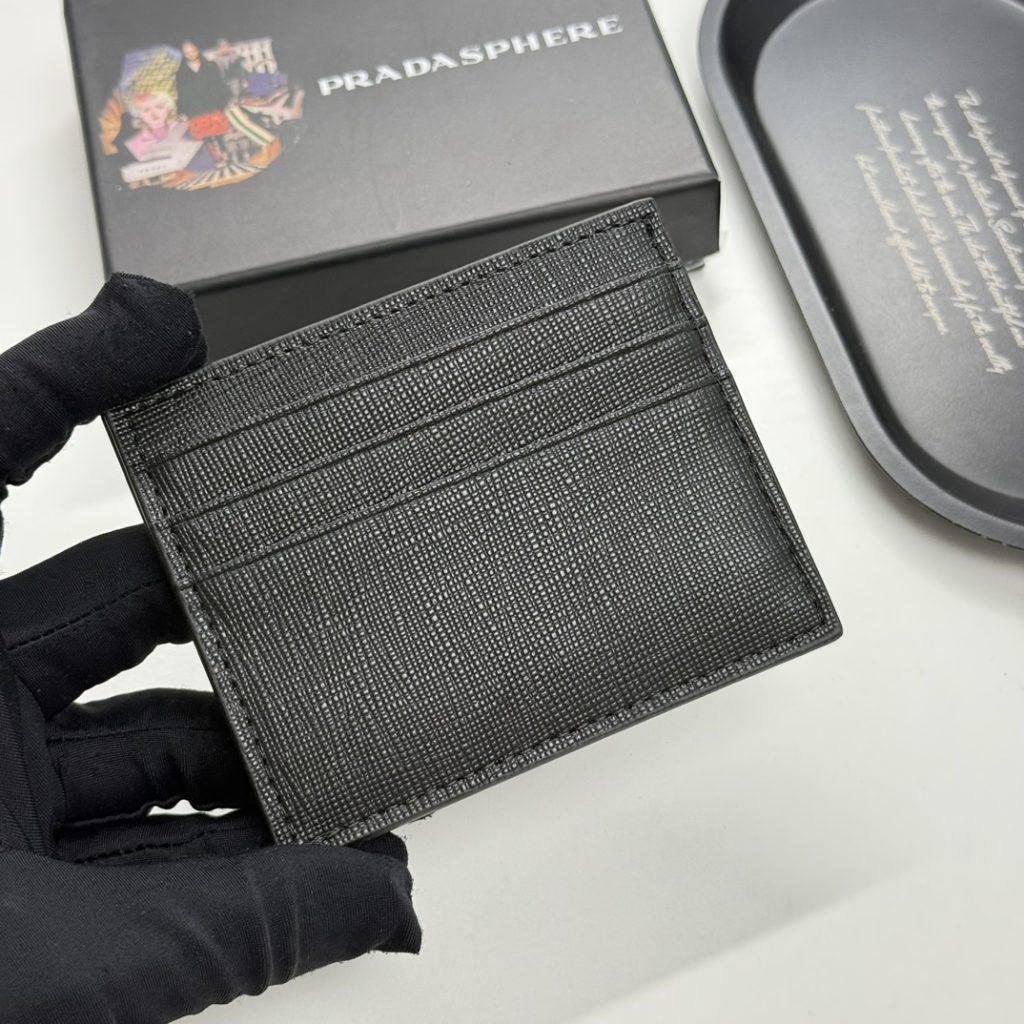 プラダ モノグラムキャンバス 上品な長財布 レディース ギフトにも最適な定番モデル - 画像 4