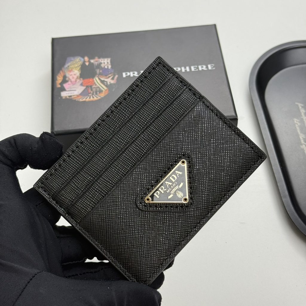 プラダ モノグラムキャンバス 上品で実用的な長財布 レディースギフトにも最適 - 画像 2