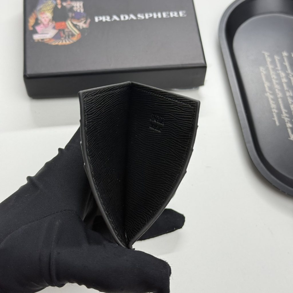 プラダ モノグラムキャンバス 上品で実用的な長財布 レディースギフトにも最適 - 画像 5