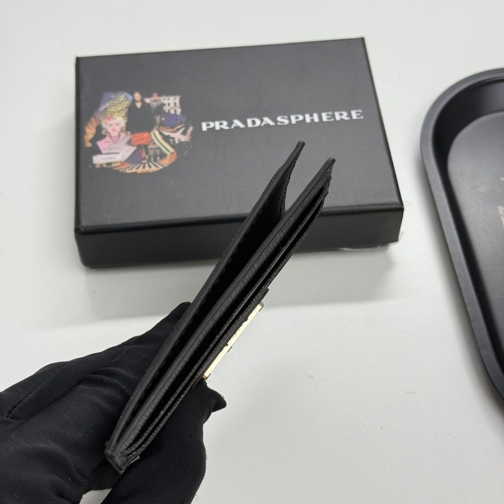 プラダ モノグラムキャンバス 上品で実用的な長財布 レディースギフトにも最適 - 画像 7