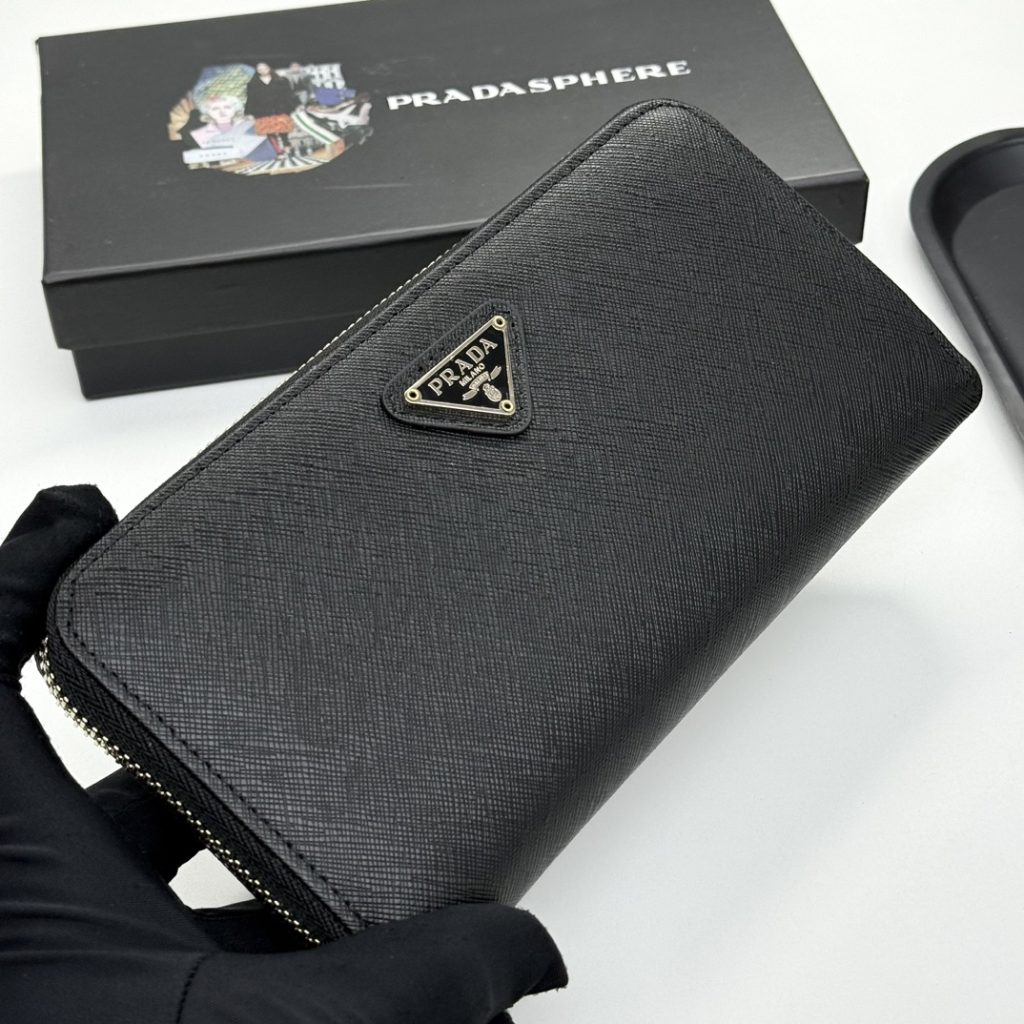 プラダ モノグラムキャンバス 上品で実用的な長財布 レディースのギフトにも最適 - 画像 3