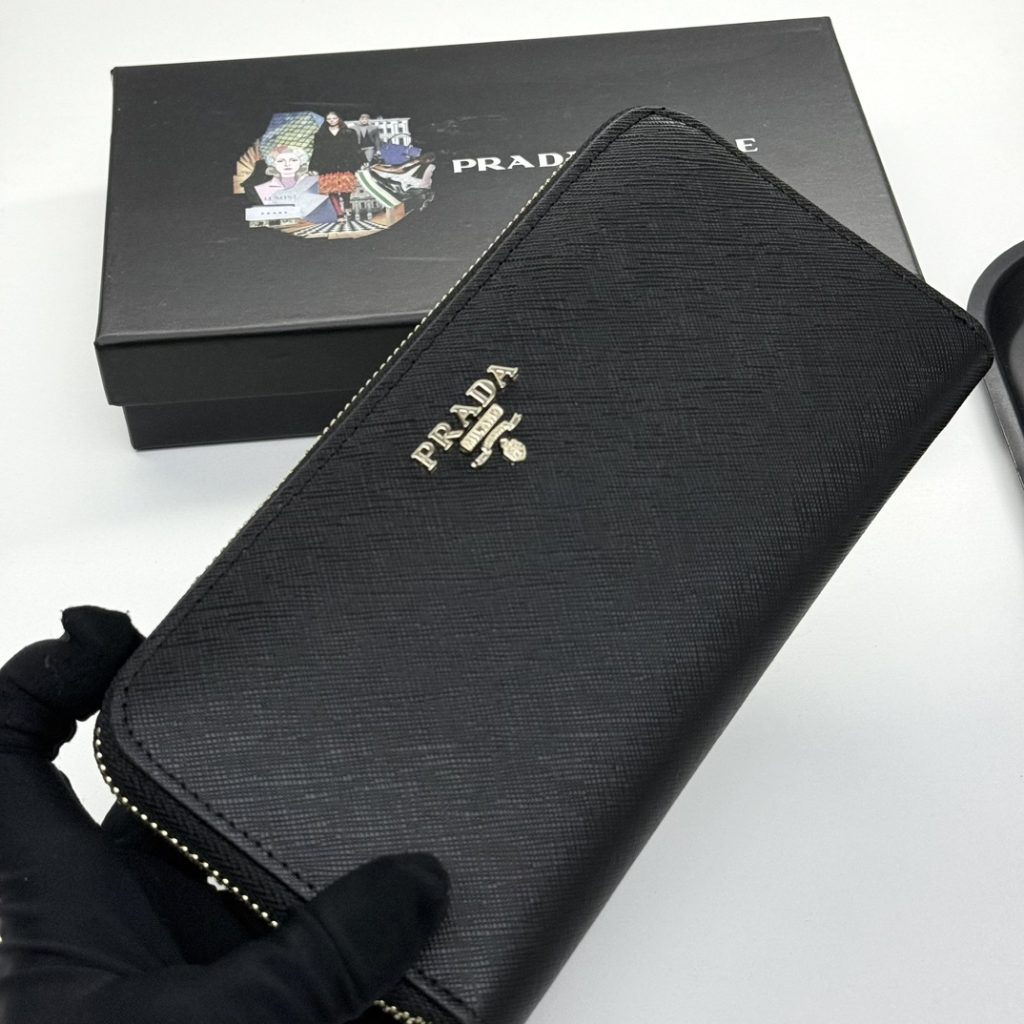 プラダ モノグラムキャンバス 上品な長財布 レディース ギフトにも最適な定番モデル - 画像 3