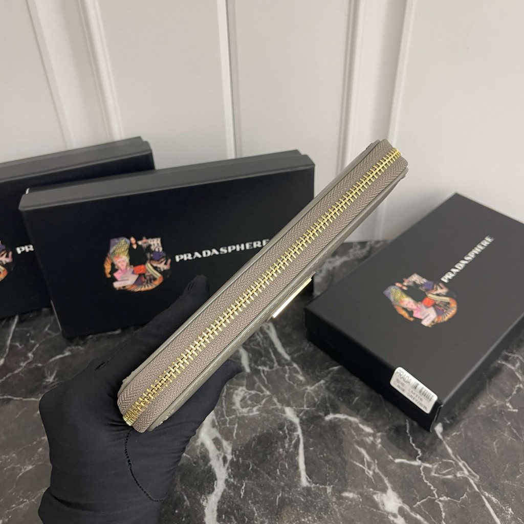 プラダ モノグラムキャンバス 上品な長財布 レディース人気モデル ギフトにも最適 - 画像 4