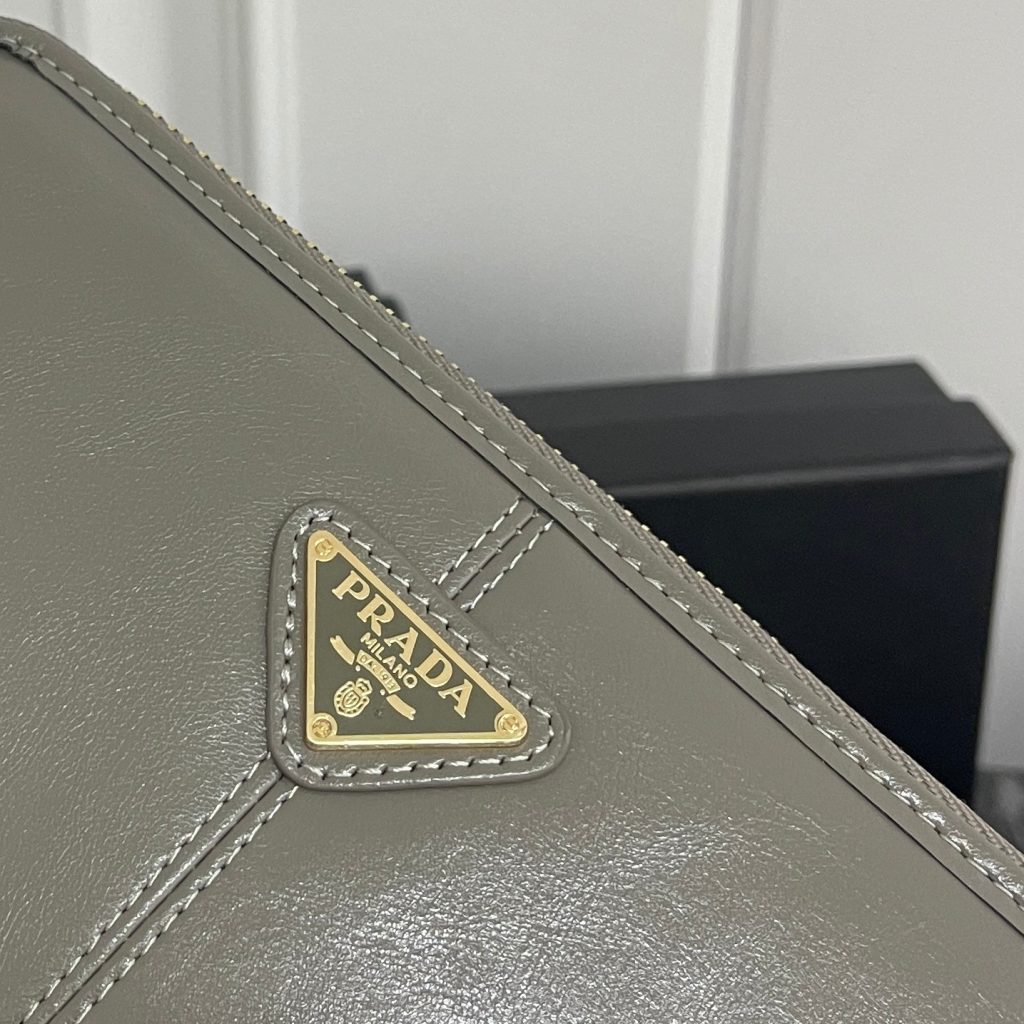 プラダ モノグラムキャンバス 上品な長財布 レディース人気モデル ギフトにも最適 - 画像 5