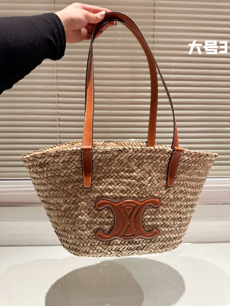 セリーヌ ショルダーバッグ 上質なモノグラムキャンバス 洗練されたデザイン レディースに人気の定番モデル - 画像 2