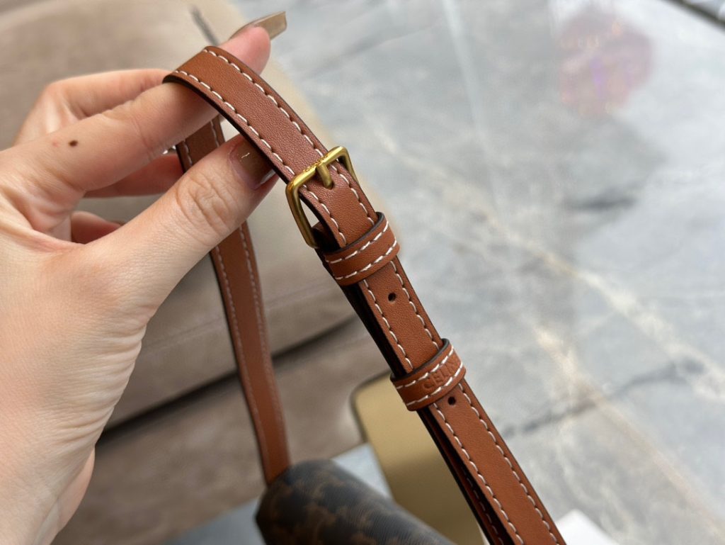 セリーヌ ショルダーバッグ 上質なモノグラムキャンバス 洗練されたデザインで長く愛用できる レディース - 画像 5