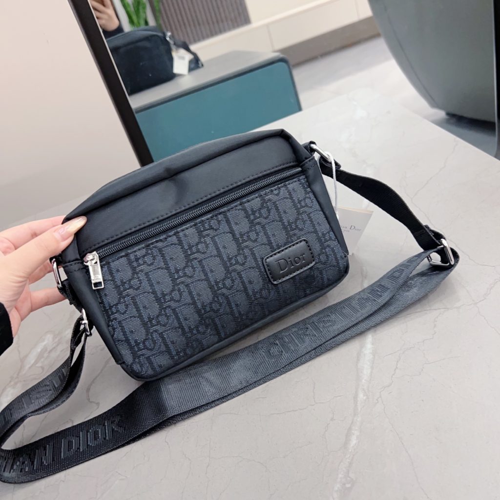 Diorディオール ショルダーバッグ 洗練されたモノグラムキャンバス レディースに人気の上品なデザイン - 画像 3