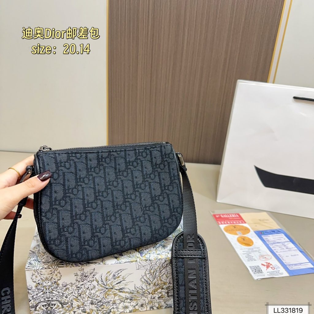 Diorディオール ショルダーバッグ 上質なモノグラムキャンバス仕様 レディースに人気のエレガントなデザイン - 画像 5