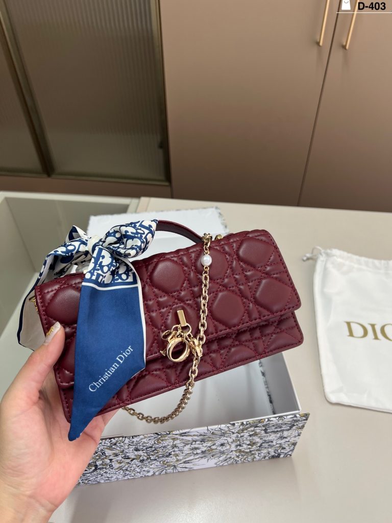 Diorディオール ショルダーバッグ エレガントで洗練されたモノグラムキャンバス レディース人気モデル 長く愛用できる一品 - 画像 2
