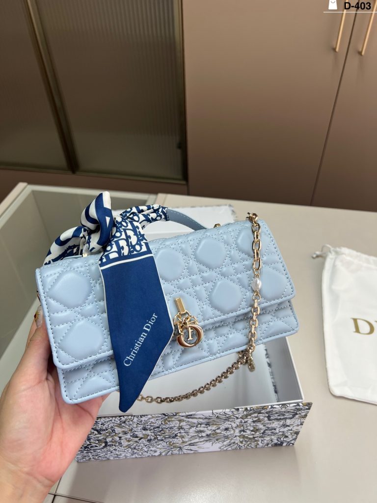Diorディオール ショルダーバッグ エレガントで洗練されたモノグラムキャンバス レディース人気モデル 長く愛用できる一品 - 画像 3
