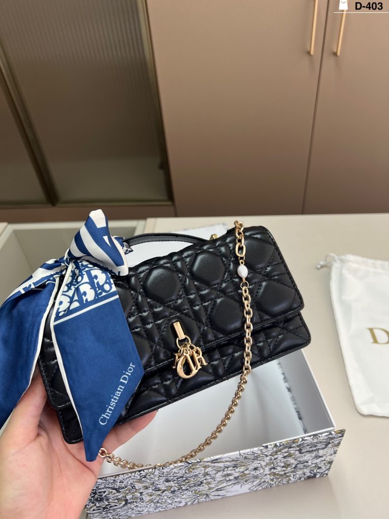 Diorディオール ショルダーバッグ エレガントで洗練されたモノグラムキャンバス レディース人気モデル 長く愛用できる一品 - 画像 6