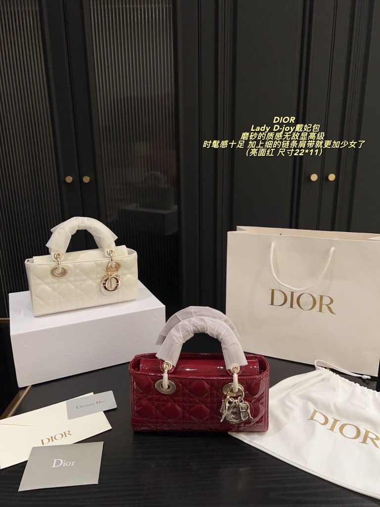 Diorディオール ショルダーバッグ 上品なモノグラムキャンバス仕様 レディースに人気の定番モデル - 画像 2
