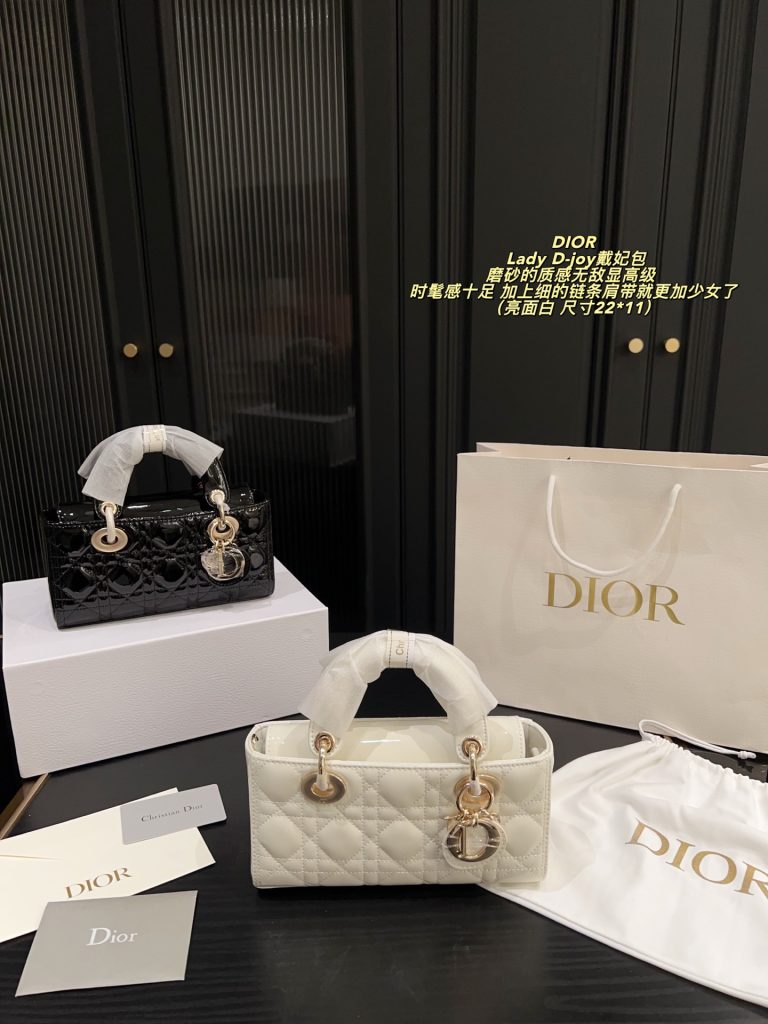 Diorディオール ショルダーバッグ 上品なモノグラムキャンバス仕様 レディースに人気の定番モデル - 画像 3