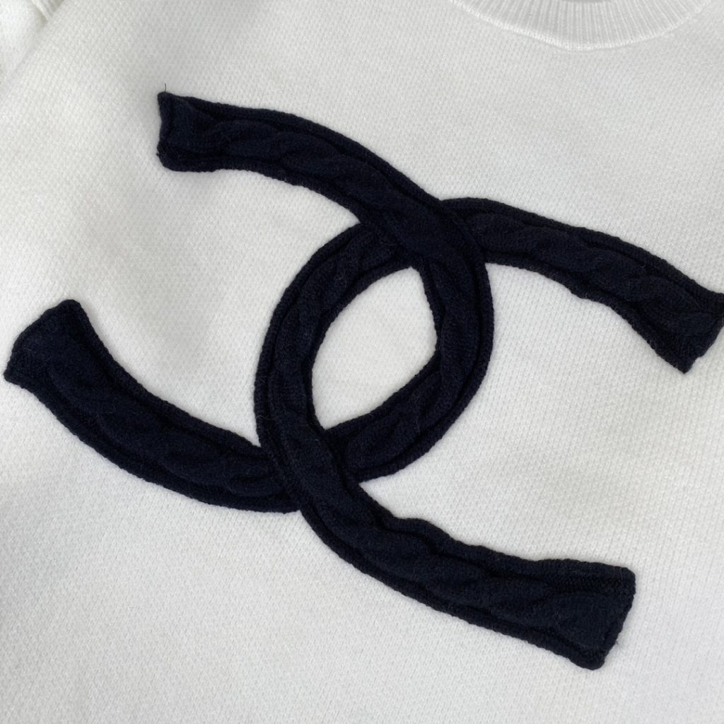 Chanel ニットセーター 1色 ロゴデザイン 定番アイテム - 画像 3