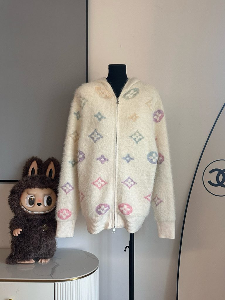 Louis Vuittonルイ・ヴィトン ファー風フード付きセーター パステル柄 1色入 - 画像 8