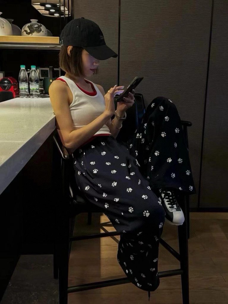 Louis Vuittonカルバンクライン レディース パンツ 黒 ペットフレンドリー柄 4色入 - 画像 4
