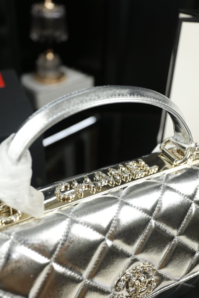 CHANEL デミ キャンバス ミニハンドバッグ ✨シルバー 25×19cm - 画像 3