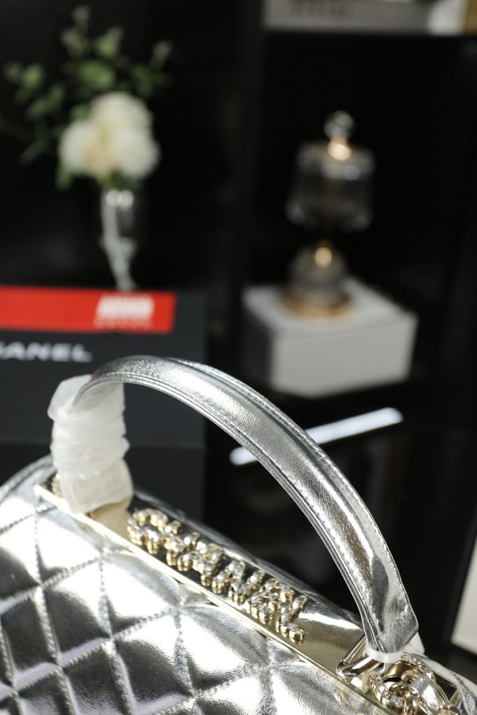 CHANEL デミ キャンバス ミニハンドバッグ ✨シルバー 25×19cm - 画像 6
