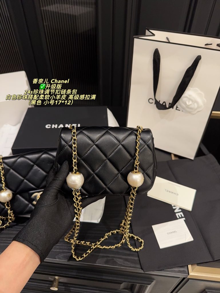 シャネル【CHANEL】ブラック ミニボストン 2サイズ チャームショルダーバッグ - 画像 3