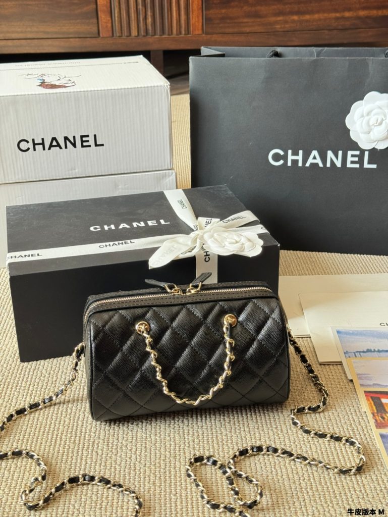 エレガントな CHANEL バッグ 黒 1色入 🖤 - 画像 4