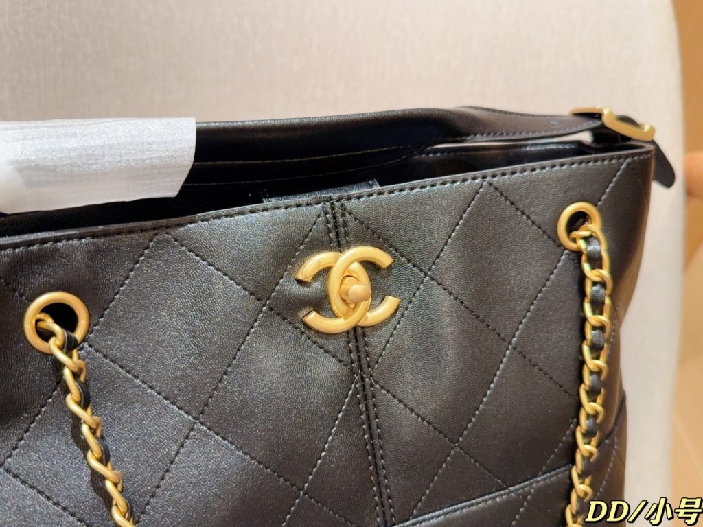 Chanel ブラック キャンバス ハンドバッグ 1色入 🖤 - 画像 8