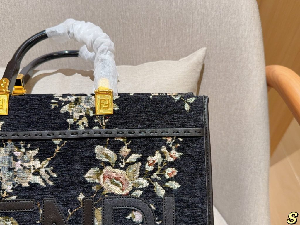 華やかなFENDI トートバッグ ブラック フloral柄 1色入 🌸 - 画像 7