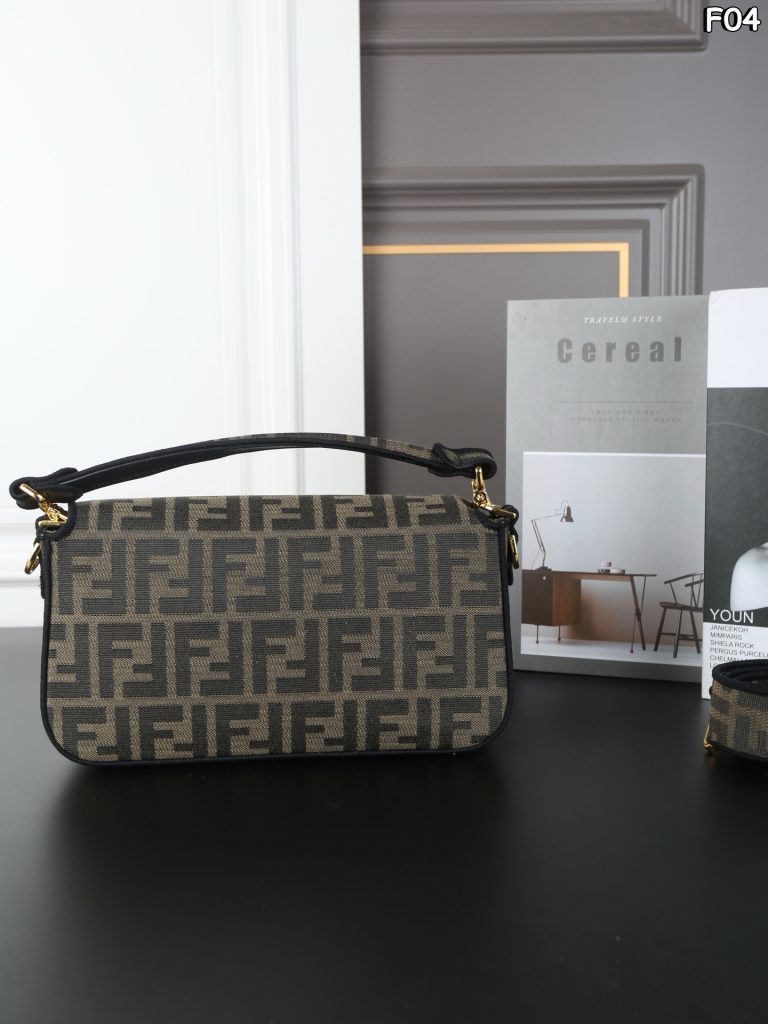 FENDI バゲット ミニバッグ ファンダム柄 26×15cm 📦 - 画像 3