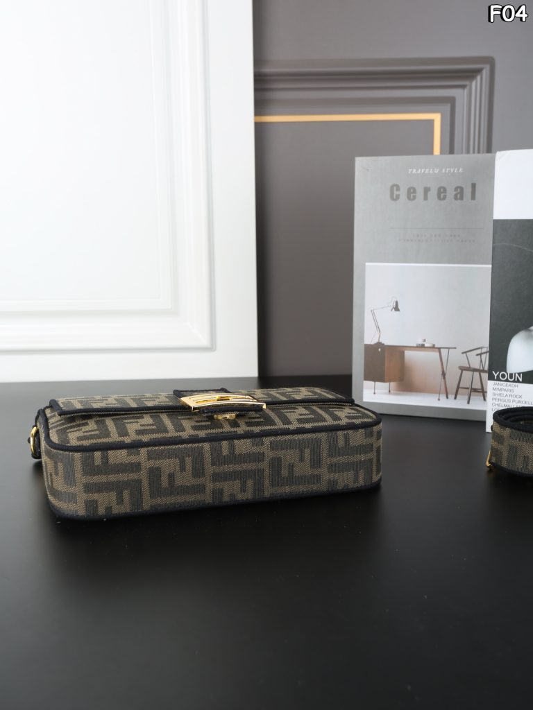 FENDI バゲット ミニバッグ ファンダム柄 26×15cm 📦 - 画像 4