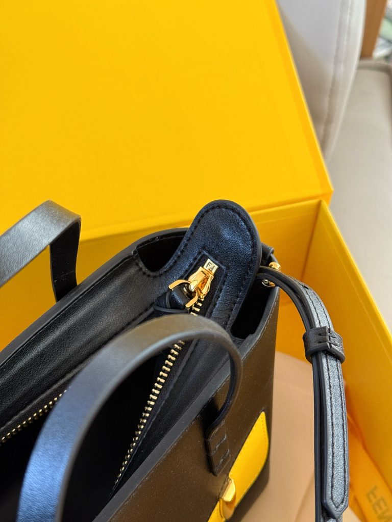Fendi フェンディ 小怪獣トート 2色入 🎁 - 画像 4