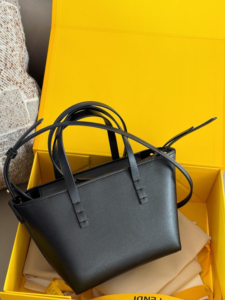 Fendi フェンディ 小怪獣トート 2色入 🎁 - 画像 8