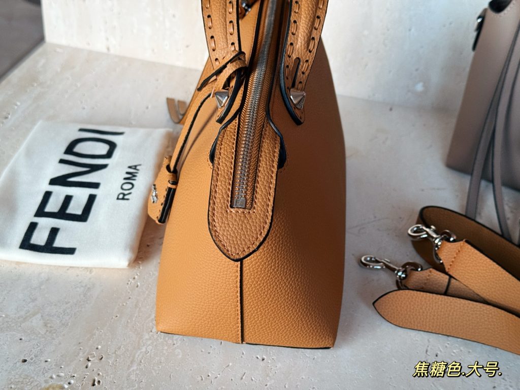 高級 FENDI バッグ ミニショルダーバッグ 2色入 🎒 - 画像 5