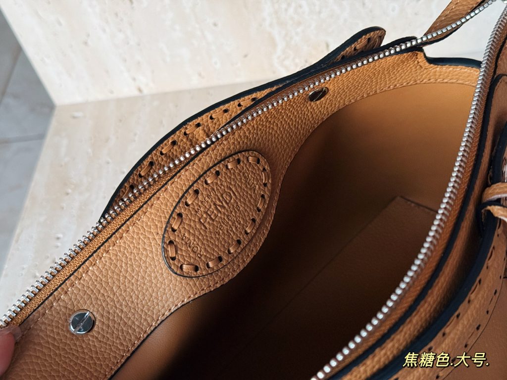 高級 FENDI バッグ ミニショルダーバッグ 2色入 🎒 - 画像 7