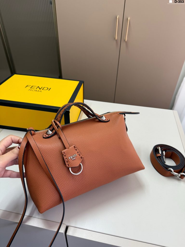 FENDI バッグ 3色入 3色のオシャレなレディースバッグ✨ - 画像 2