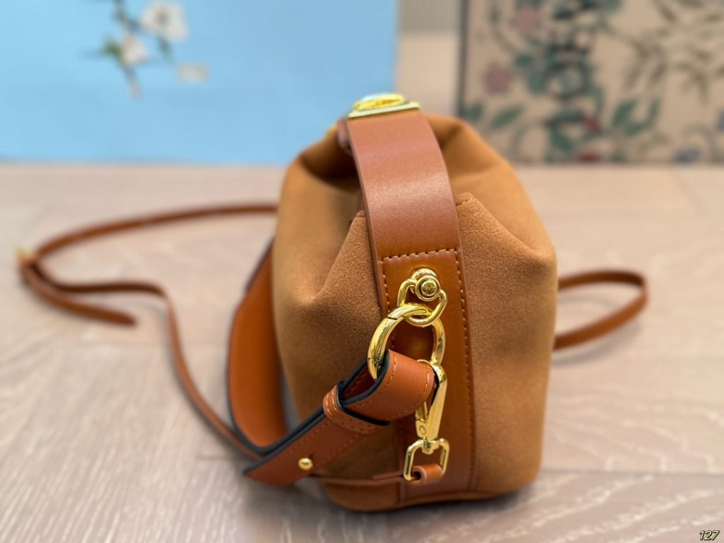 LOEWE バッグ ファブリック ラウンドトート 1色入 🍂 - 画像 2