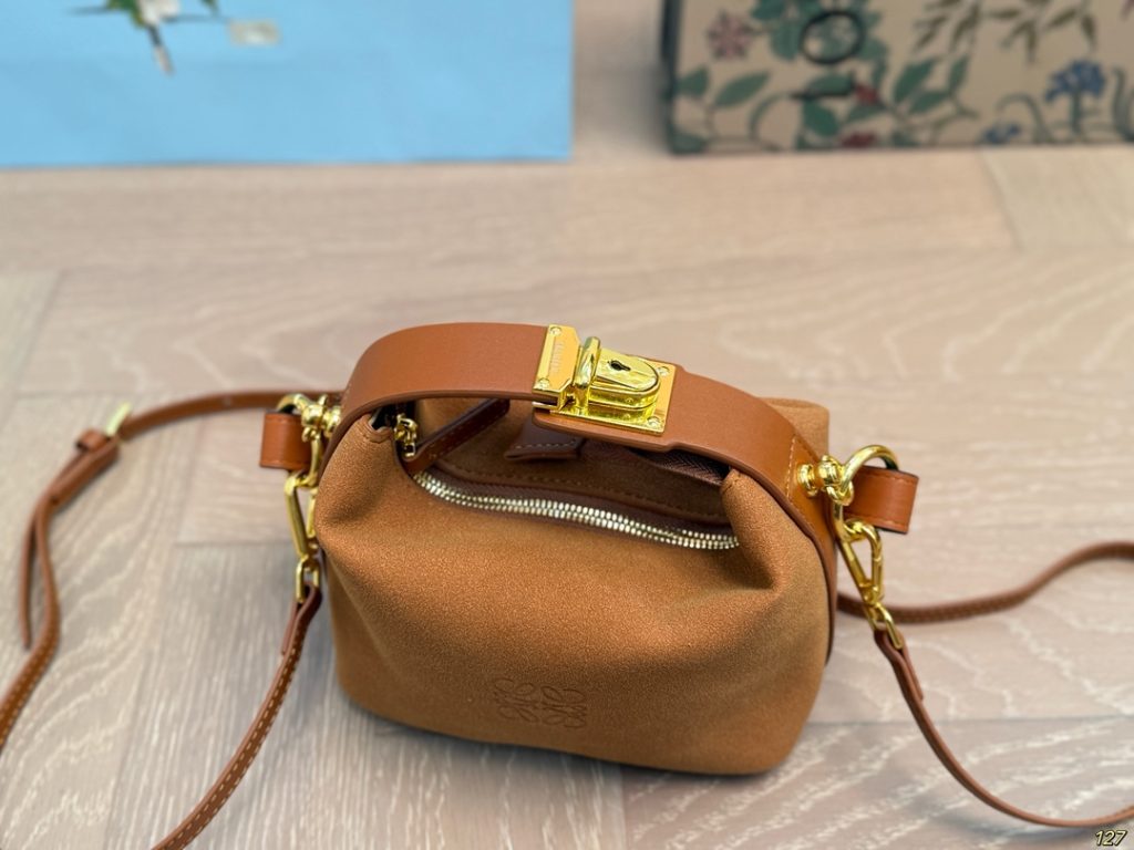LOEWE バッグ ファブリック ラウンドトート 1色入 🍂 - 画像 4