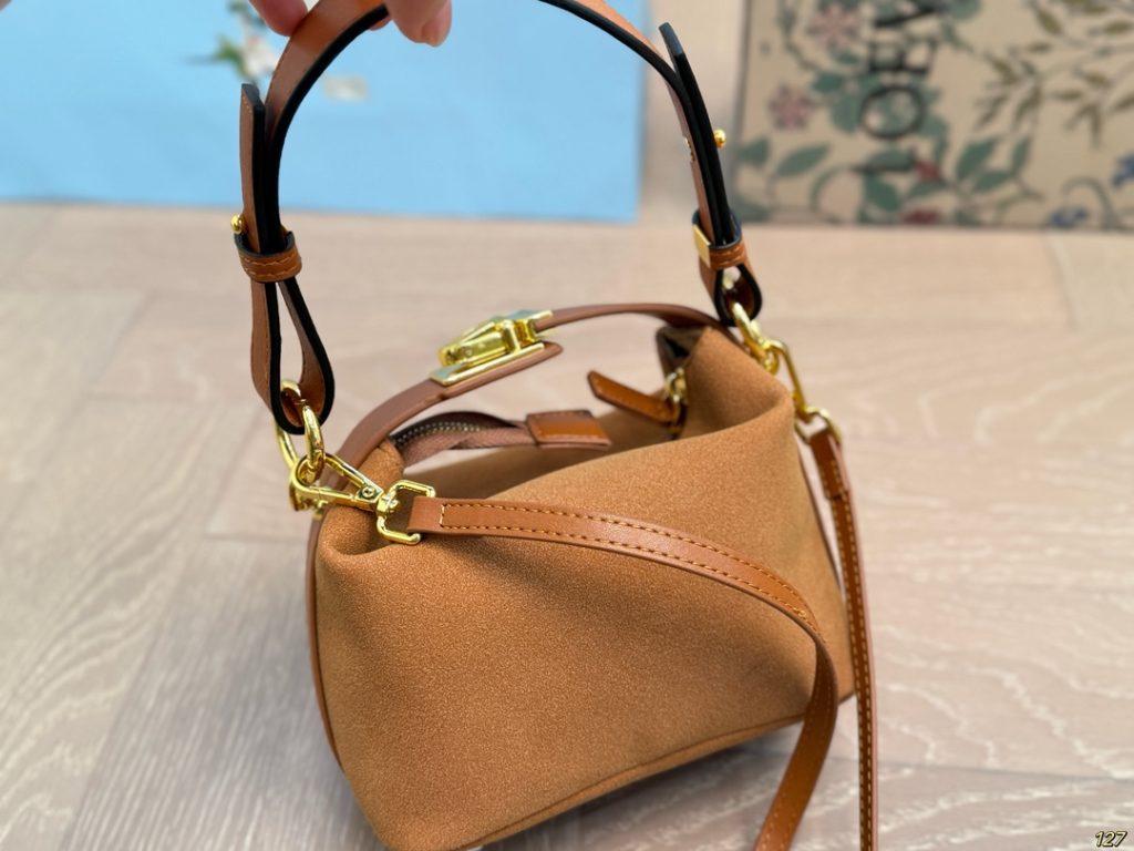 LOEWE バッグ ファブリック ラウンドトート 1色入 🍂 - 画像 8
