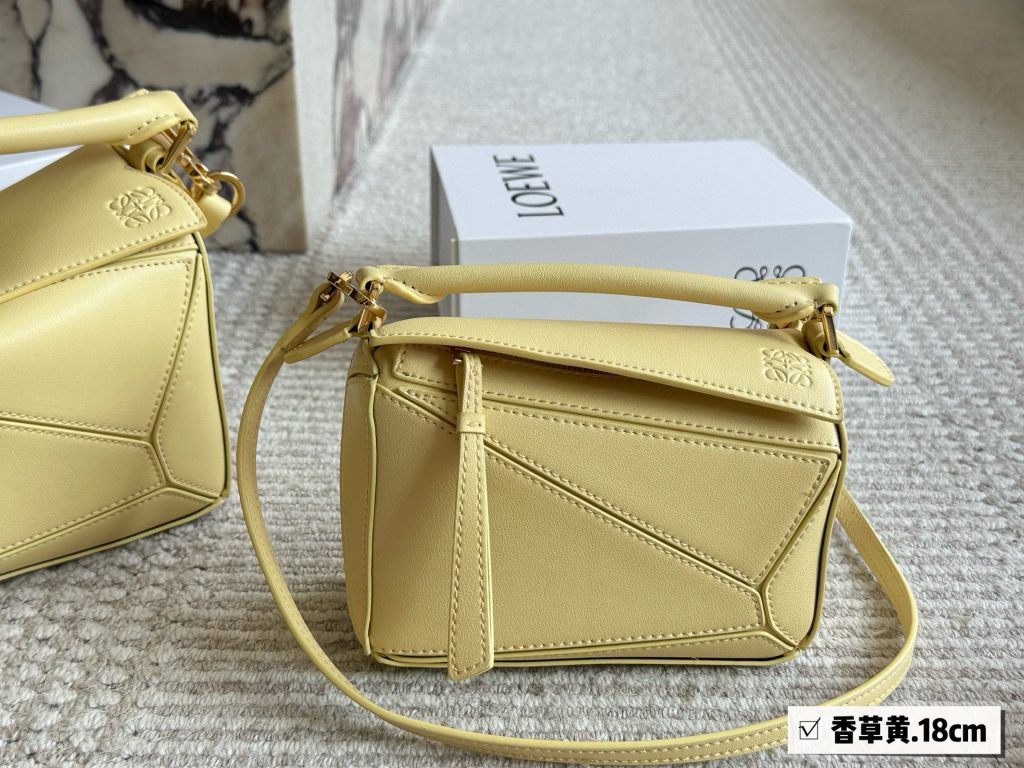 香草黄のLOEWE Puzzle ミニショルダー 18cm 🧩 - 画像 7